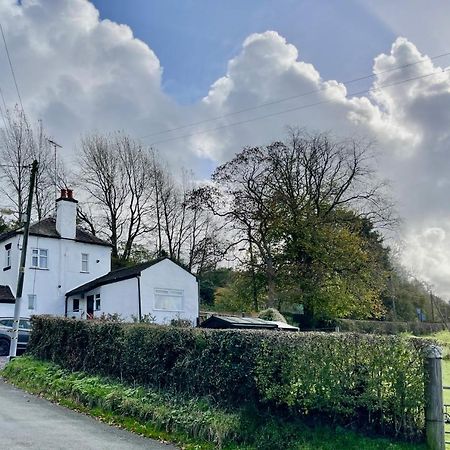 Tollgate House - Luxury Cozy Cottage - Huge Hot Tub - Alton Towers 치들 외부 사진