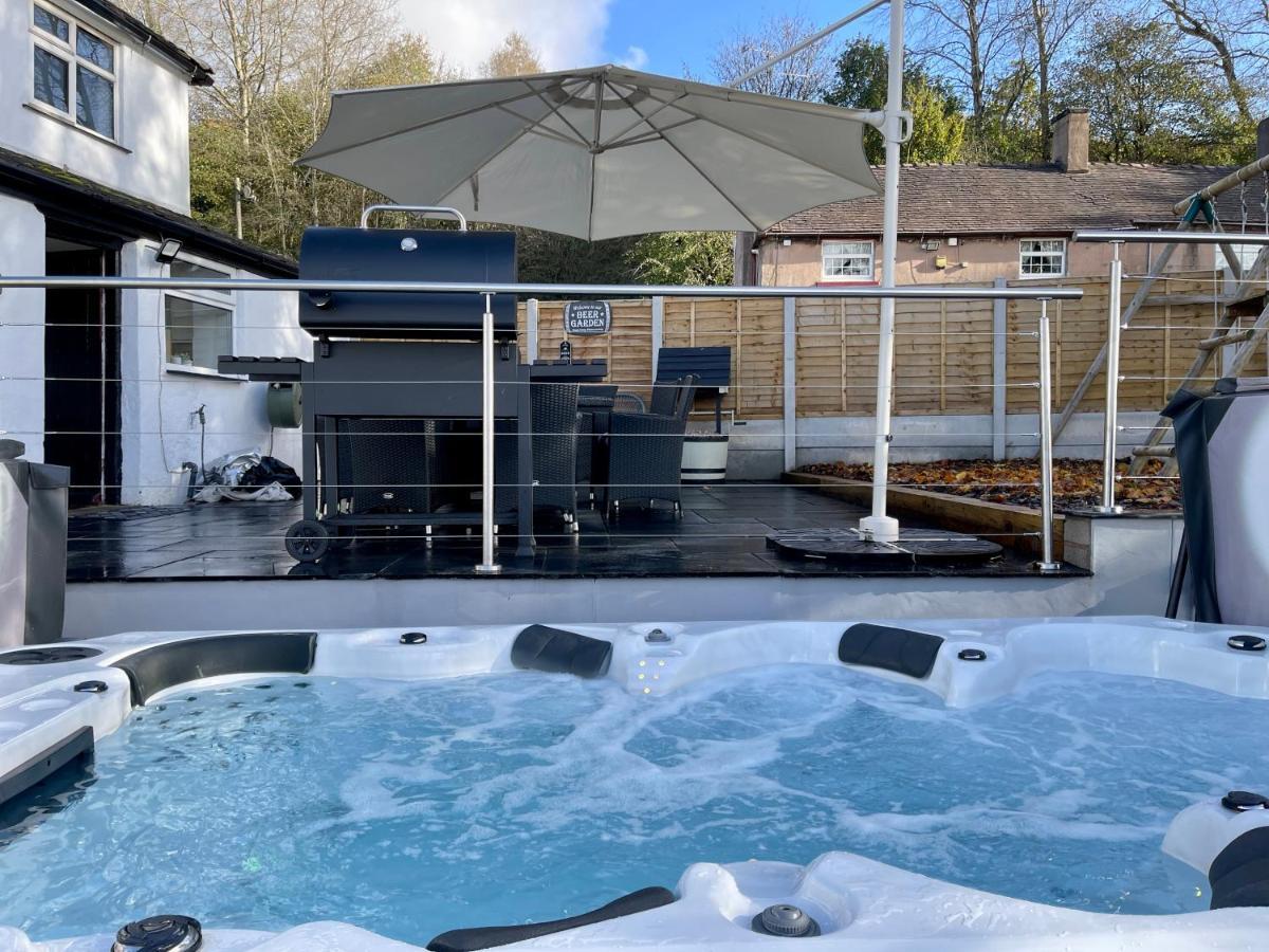 Tollgate House - Luxury Cozy Cottage - Huge Hot Tub - Alton Towers 치들 외부 사진