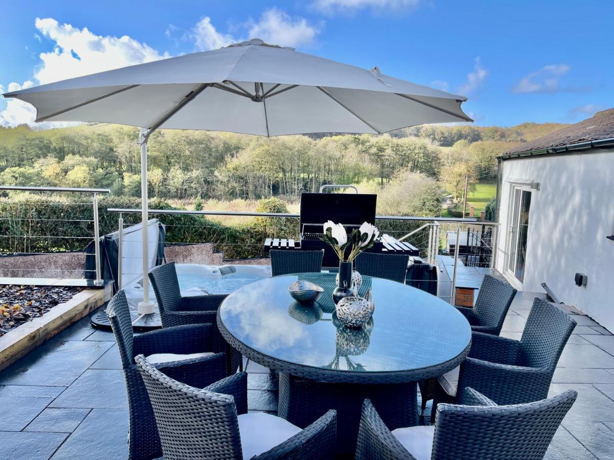 Tollgate House - Luxury Cozy Cottage - Huge Hot Tub - Alton Towers 치들 외부 사진